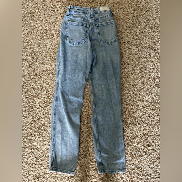 Womens/teen Hollister ripped jeans, size 00R - Picture 2 of 4